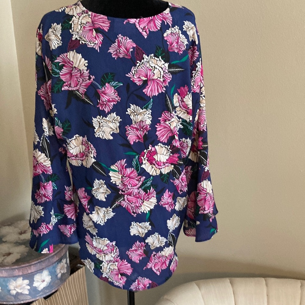 Floral V-Neck Blouse in Blue and Pink - Picture 4 of 4